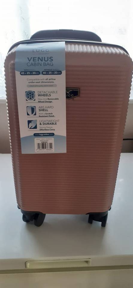 Pink Lugg Venus cabin bag with detachable wheels.
