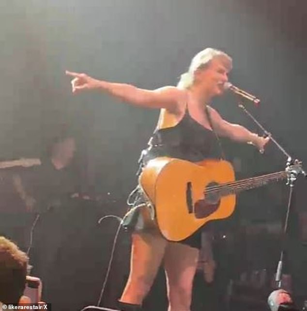 Swift made a stunning return to the stage at the concert hosted by Kelce in Nashville
