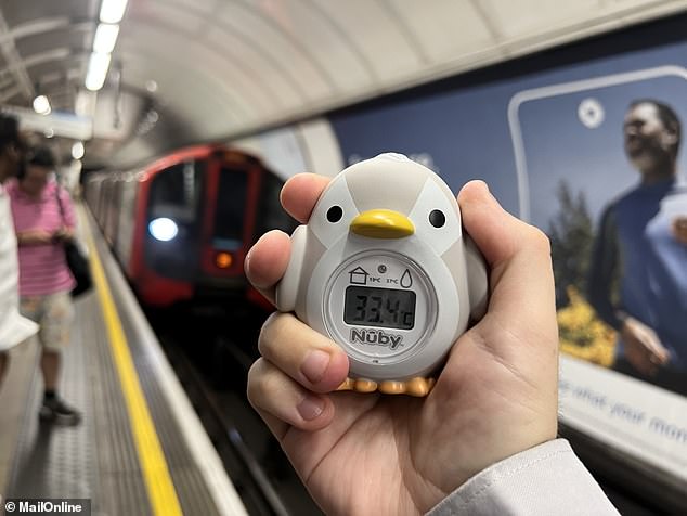 The temperature cooled as we transferred between lines in the Underground stations, dropping to around 33C - suggesting it really is hotter on the trains