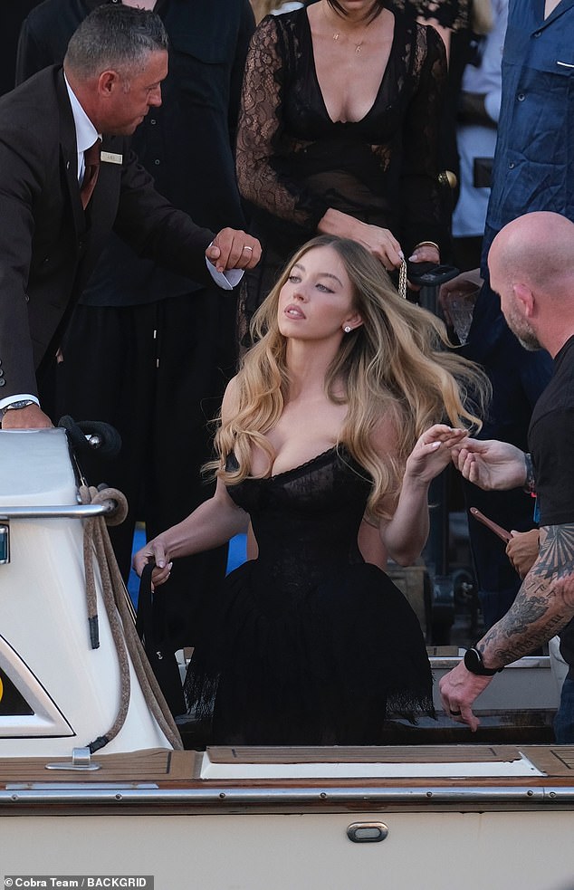 One of the more surprising celebs spotted in Venice was actress Sydney Sweeney , which had many scratching their heads since she doesn't appear to be close friends with either the bride or the groom