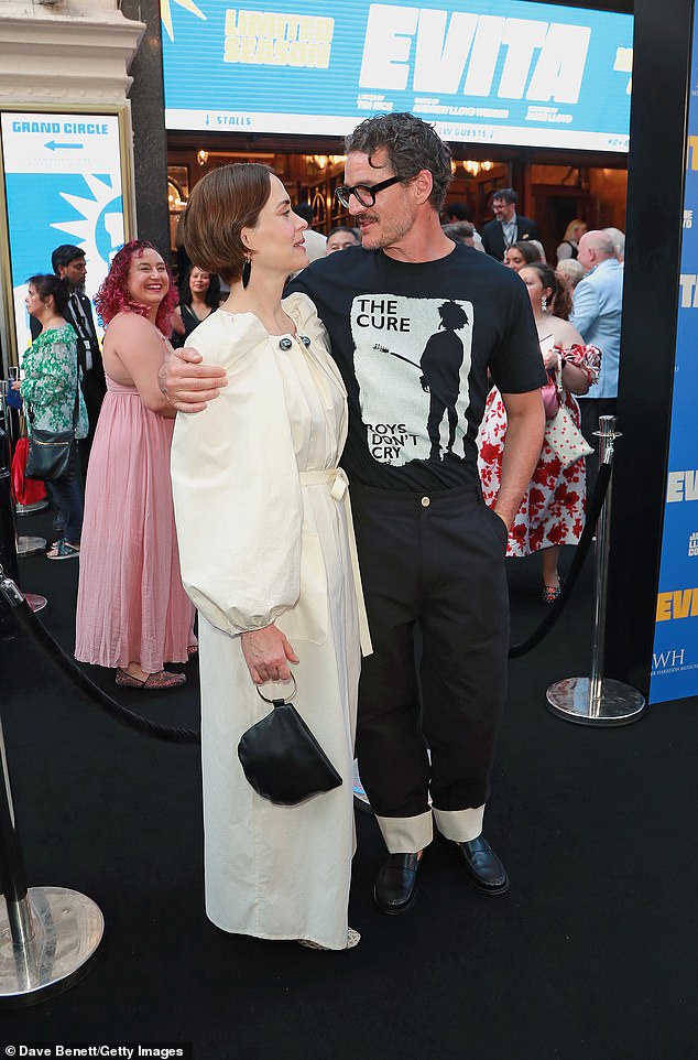 Seen for the first time since the feud, Pascal was beaming as he attended the press night at the London Palladium with his longtime friend, actress Sarah Paulson