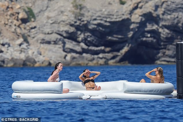 Kate has often spoken about embracing wellness, spirituality, and fitness as central parts of her lifestyle