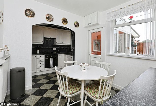 Options: The property comes with an kitchen and dining area overlooking the garden