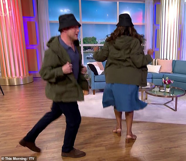 Friday's instalment of the ITV programme opened with the presenter duo dancing around to the iconic Oasis song, Wonderwall