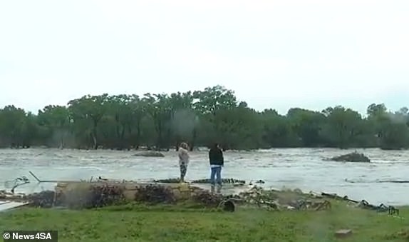 *GRABS News 4 San Antonio@News4SAKerrville family missing after house swept away by floodwaters.*https://news4sanantonio.com/news/local/kerrville-officials-urge-caution-as-severe-weather-disrupts-july-4th-celebrations-texas-kerr-county-flooding-heavy-rains-storms-vehicles-touristsBREAKING 14875891 Texan city begins to disappear underwater as flooded river bursts banks and drowns multiple locals