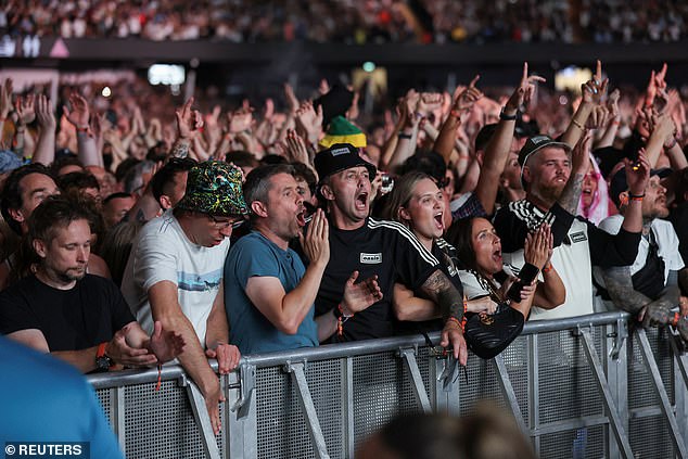 Liam shouted to the crowd ‘is anyone here from Manchester’ to which part of the crowd roared