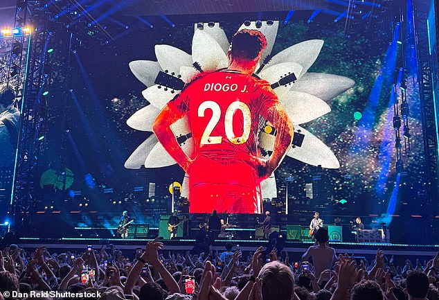 The band paid a touching tribute to Diogo Jota during their hit song Live Forever, putting the Portuguese star's shirt on the screen