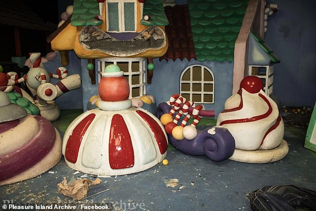 Tinkaboo's Sweet Adventure was a boat ride through Tommy Tinkaboo's Sweet Factory