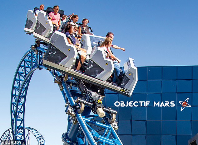 Among the other rides we found motion simulators, interactive theatres, and cutting-edge projection formats focusing on space, climate, exploration and invention