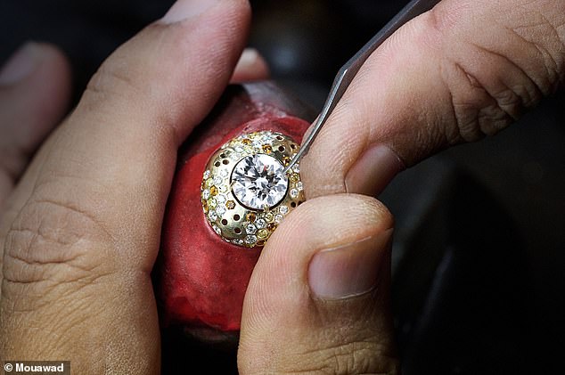 He explained how Kelly, who co-hosted E! Fashion Police with the late Joan, had landed the moniker due to her always 'buzzing around' so wanted the ring to be inspired by bees