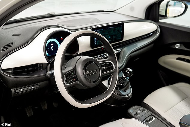 Inside, the cabin is completely reworked, with a new 10.25-inch touchscreen. As you can see, they hybrid fully goes down the traditional route with a 6-speed manual gearbox