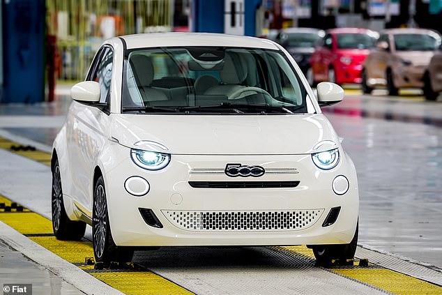 From the outside, the 500 Hybrid looks almost undistinguishable from its EV sibling. In fact, the only major difference is the reworked grille, with additional venting to cool the engine