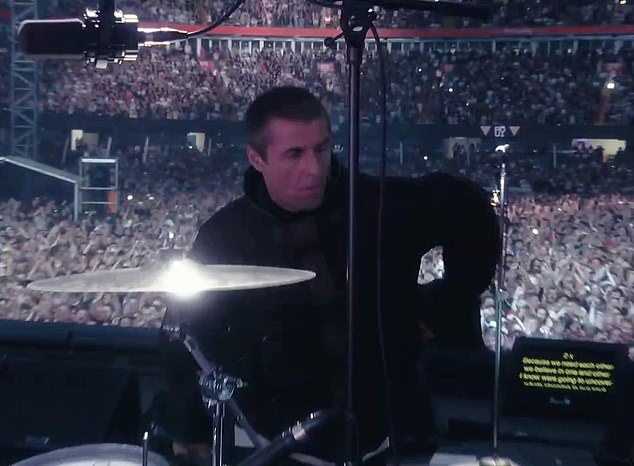 The singer appeared to glance at the teleprompter before returning to his microphone on Friday evening