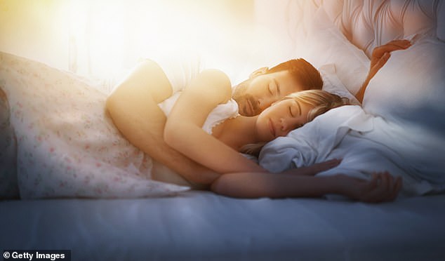 Natural materials such as linen and cotton are the best choice for summer bedding.