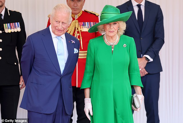 The King and Queen awaited the arrival of the President of France, during the first State Visit made by France in 17 years