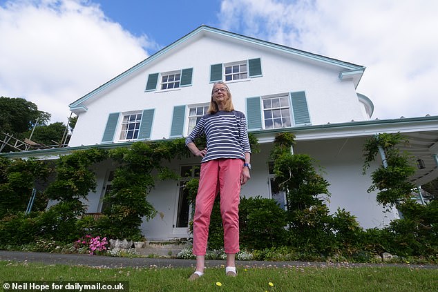 ¿We are in shock, we are all really upset by the news,' retired airline stewardess, Jane told MailOnline