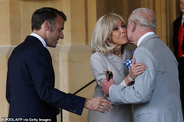 He also kissed her cheek as they returned to the entrance of Windsor Castle to part ways