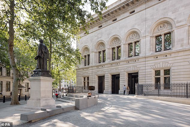 The area outside the National Portrait Gallery near Trafalgar Square saw 3,060 crimes in a year