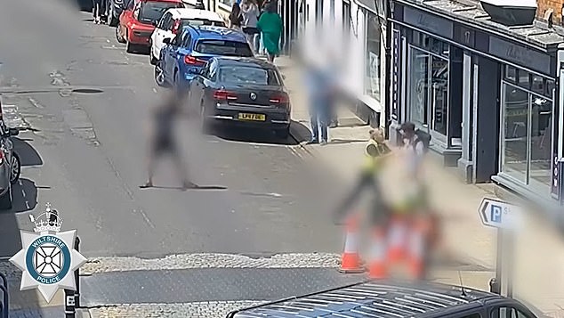 PC Crabbe and the man began fighting each other after she noticed he was carrying a knife