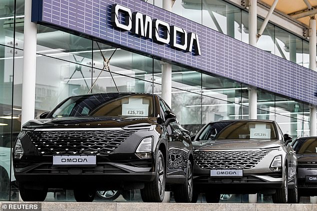 Omoda arrived in 2024 with the petrol-powered 5 and all-electric E5 ¿ both well-priced options costing £25,915 and £33,065 respectively