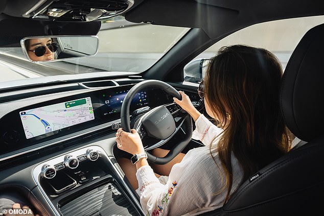 The hybrid system means your car will ¿drive like an EV and think like a hybrid¿ Omoda promises, and there¿s no denying this is the benefit you get when you drive - silky smooth EV like gear changes, regen braking and optimum fuel efficiency