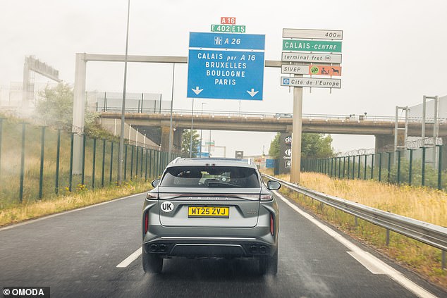 The only real dislike about driving the 9 SHS is the braking: It doesn¿t respond much initially and then when you apply more pressure it bites very suddenly