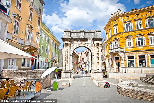 The city centre is also home to many other Roman ruins, including the Arch of the Sergii, a triumphal arch that was originally a city gate built as a symbol of victory at Actium
