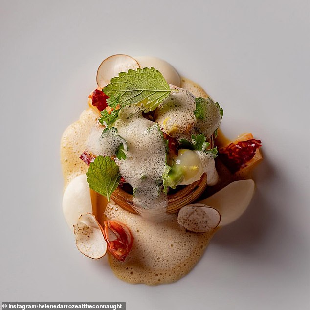Known for high-quality ingredients, Darroze offers dishes such as lobster with tandoori spices, carrot and coriander or Wagyu beef with fermented pepper