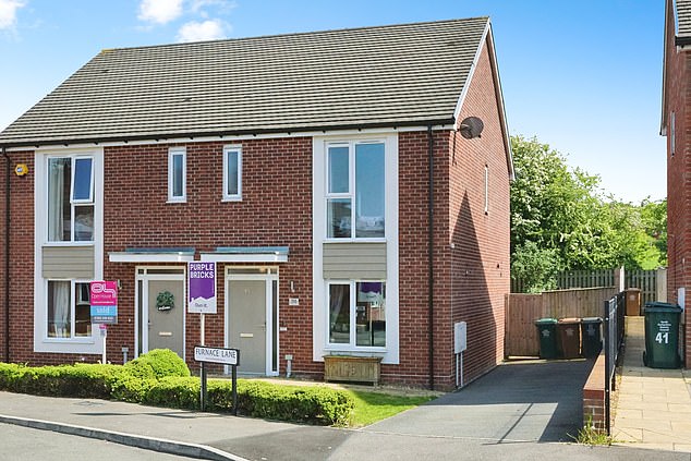Located at the end of a peaceful cul-de-sac in the Manorfields development in Castle Gresley, the property delivers both modern sophistication and rural tranquillity