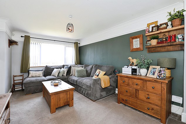 This £190,000 property which is also now off the market, had a higher asking price than the average home in the Stoke-on-Trent area, which is £144,171, according to the latest HPI data
