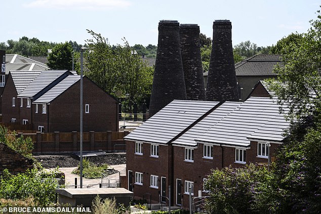 The original pottery kilns can be seen towering over the town. They are known locally as the 'Three Sisters'