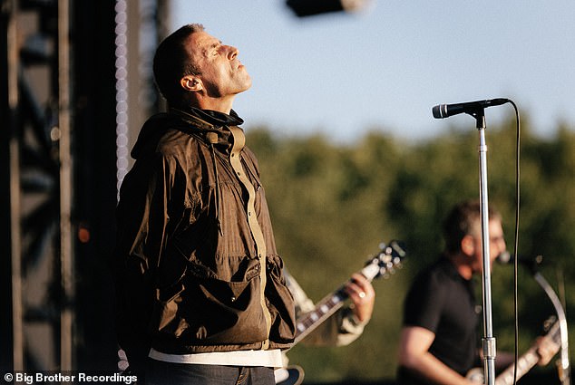 Fans were treated to Morning Glory, Some Might Say, Cigarettes and Alcohol , and Supersonic before Noel's acoustic set