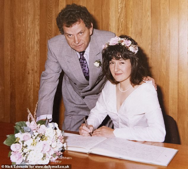 Paul had been married twice before but Una, then in her mid-30s, had not yet had a serious relationship