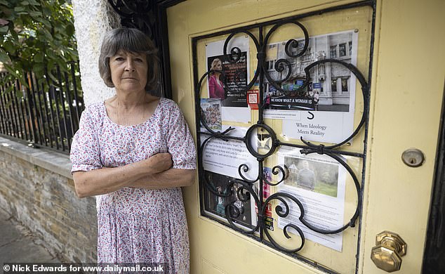 At age 70, Elizabeth underwent gender reassignment surgery and moved to Brighton, having very little contact with the two children from her marriage to Una