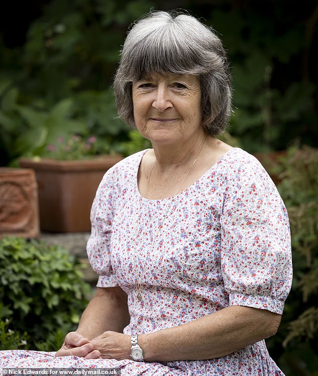 Elizabeth died at age 84 after falling out of a second-floor window headfirst after cleaning a window, the coroner ruled it had been an accidental death but Una submitted a letter to the coroner detailing why she believed it had been suicide