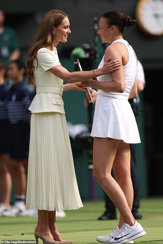 Kate kindly placed her hand on Amanda Anisimova's arm after the American was thrashed 6-0, 6-0