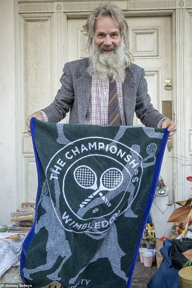Last year, Fernstedt also received a towel from the Wimbledon Tennis Championships