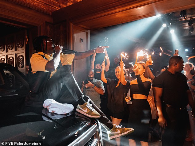 Meanwhile nightclubs BLING or The Penthouse Dubai, which stay open until 4am, embodies the glamorous party nightlife of Dubai