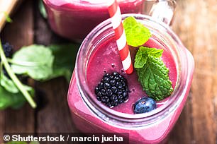 Dr Williams' berry green smoothie contains blueberries and spinach, two cortisol-regulating foods