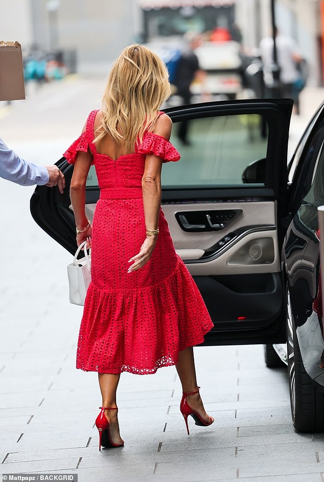 She wrapped up a hard morning's work at Heart to strut to her car in style