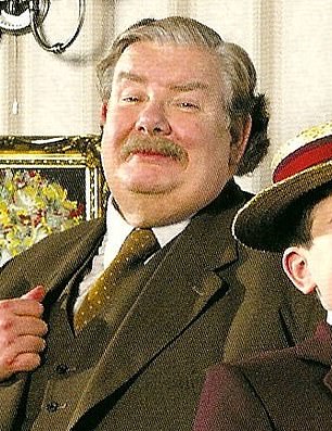 Richard Griffiths played Vernon Dursley in the original Harry Potter movies