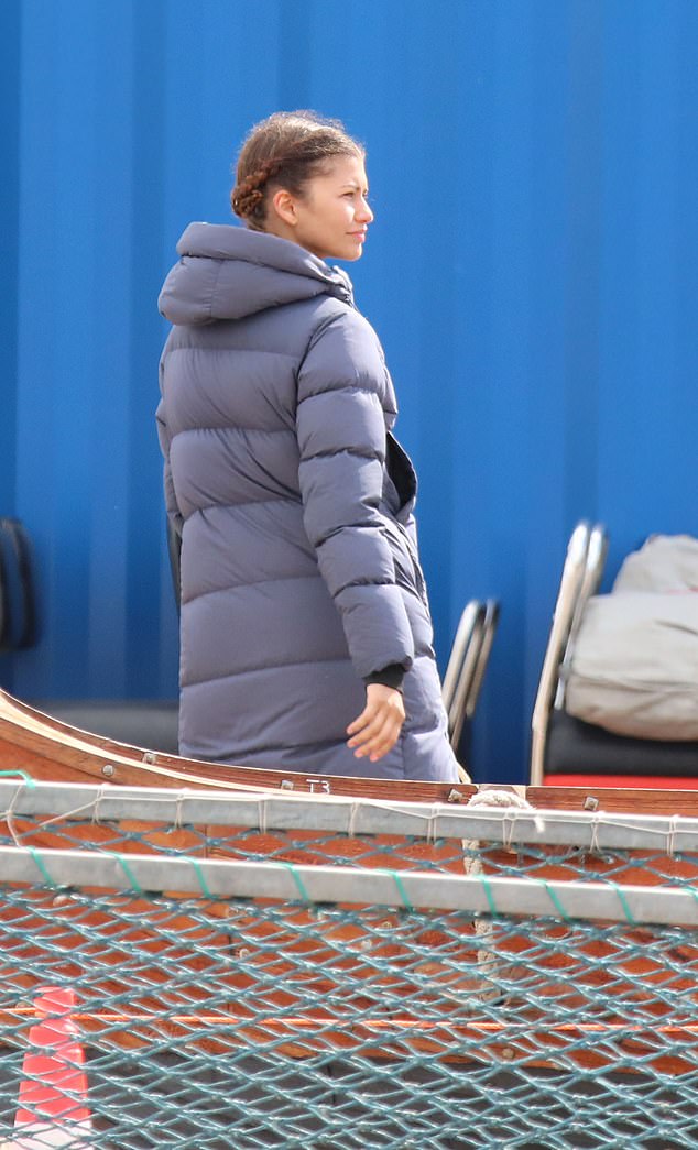 The Euphoria star wrapped up warm in a black puffer coat and looked to be makeup-free, showing off her natural beauty