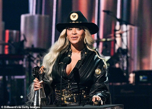 The incident is said to have happened around 8 p.m. inside a parking deck at Krog Street Market, three days before her sold-out run at Mercedes-Benz Stadium; seen in 2024