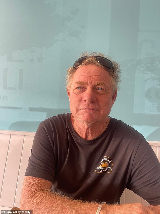 In a devastating twist, Alistair was diagnosed with stage four lung cancer - just a month after the siblings made contact