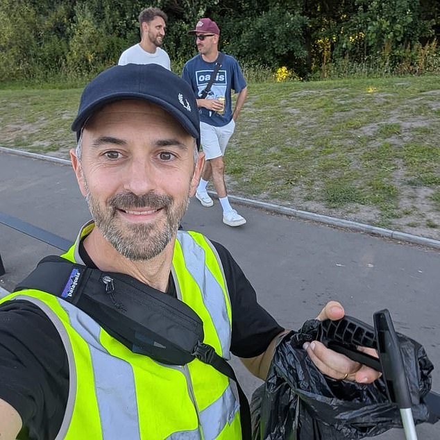 The transport planner said he wore a yellow hi-vis vest, carried a litter picker and held a bin bag