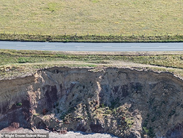 This picture shows how close the edge of the cliff is to the road