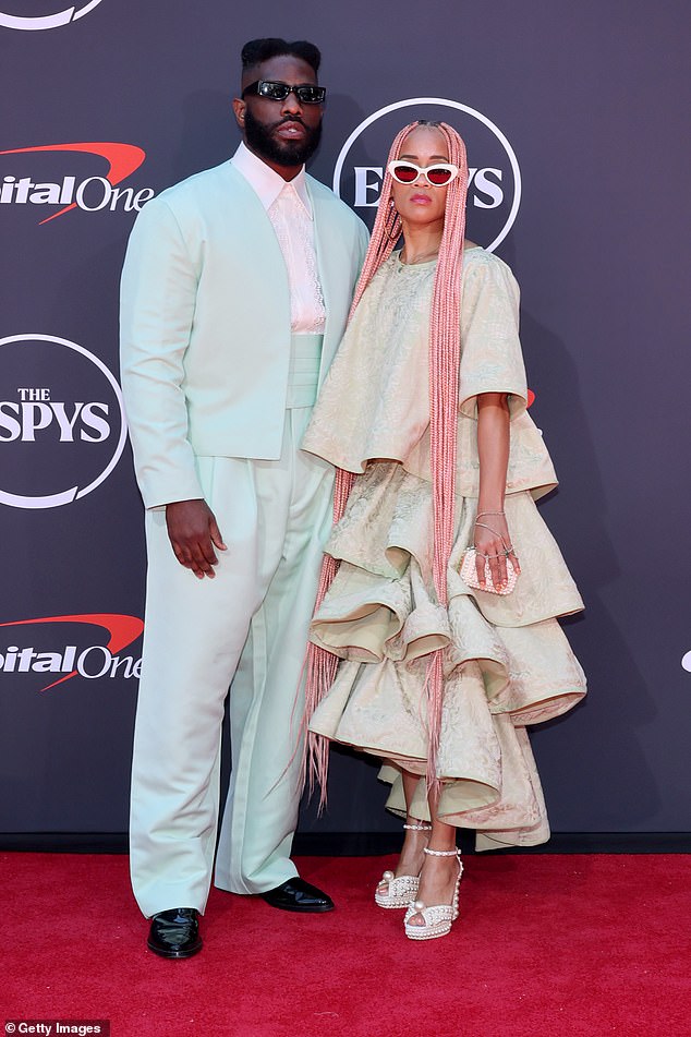 Rapper Tobe Nwigwe's wife Fat Nwigwe was seen in a peculiar tiered dress that had ruffles on each layer and hung awkwardly on her fame
