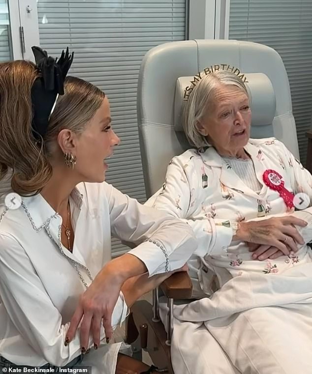 In one snap she shared a clip visiting her mother in hospital on her birthday as they sang together