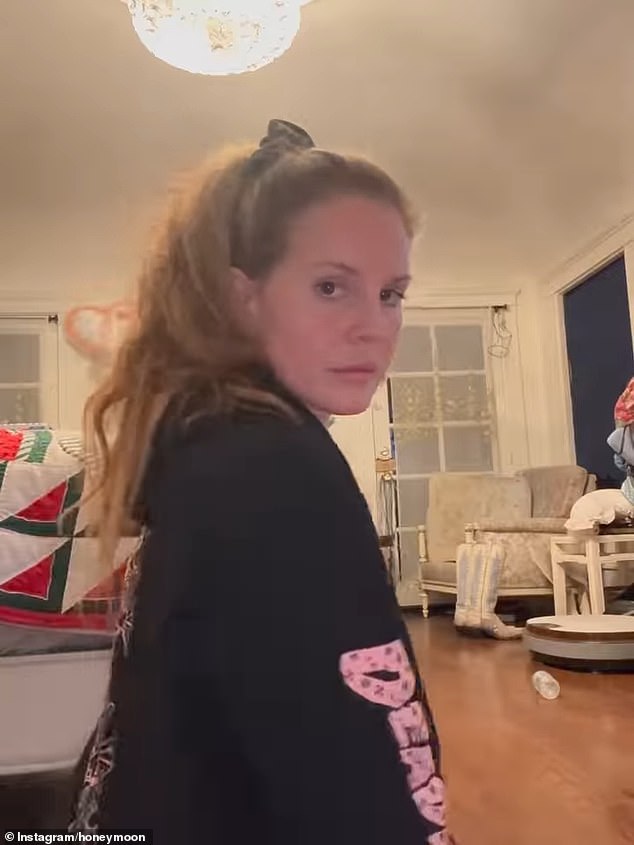 Lana also shared a video of her posing for the camera in an oversized black hoodie