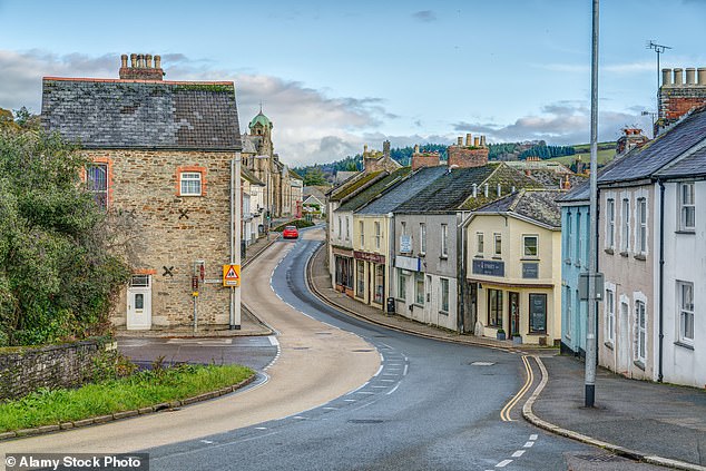 The historic seat of Cornwall’s medieval rulers, Lostwithiel’s past glories might have long since faded, but today it is a charming little town, its pretty high street lined with tea rooms, antique shops and cosy pubs